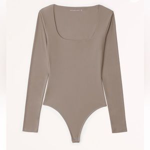 Abercrombie & Fitch Soft Matte Seamless Long-Sleeve Squareneck Bodysuit, Medium
